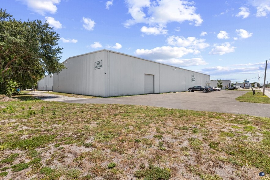 324 Clearlake Rd, Cocoa, FL for lease - Building Photo - Image 2 of 9