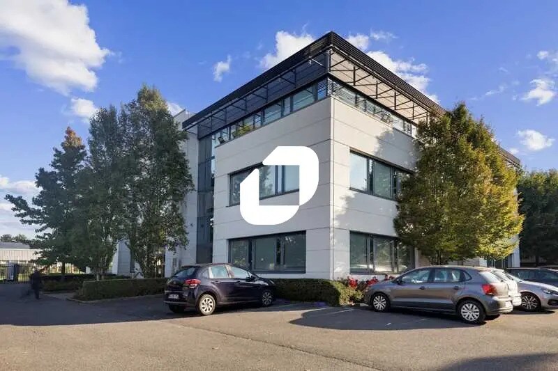 Office in Les Ulis for lease - Building Photo - Image 1 of 13