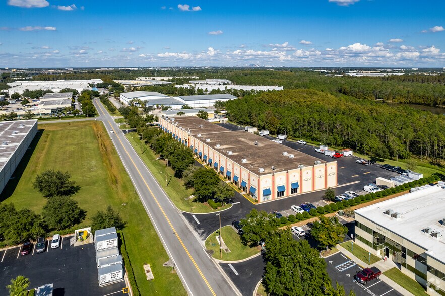 6600-6626 Kingspointe Pky, Orlando, FL à louer - Aérien - Image 3 de 80