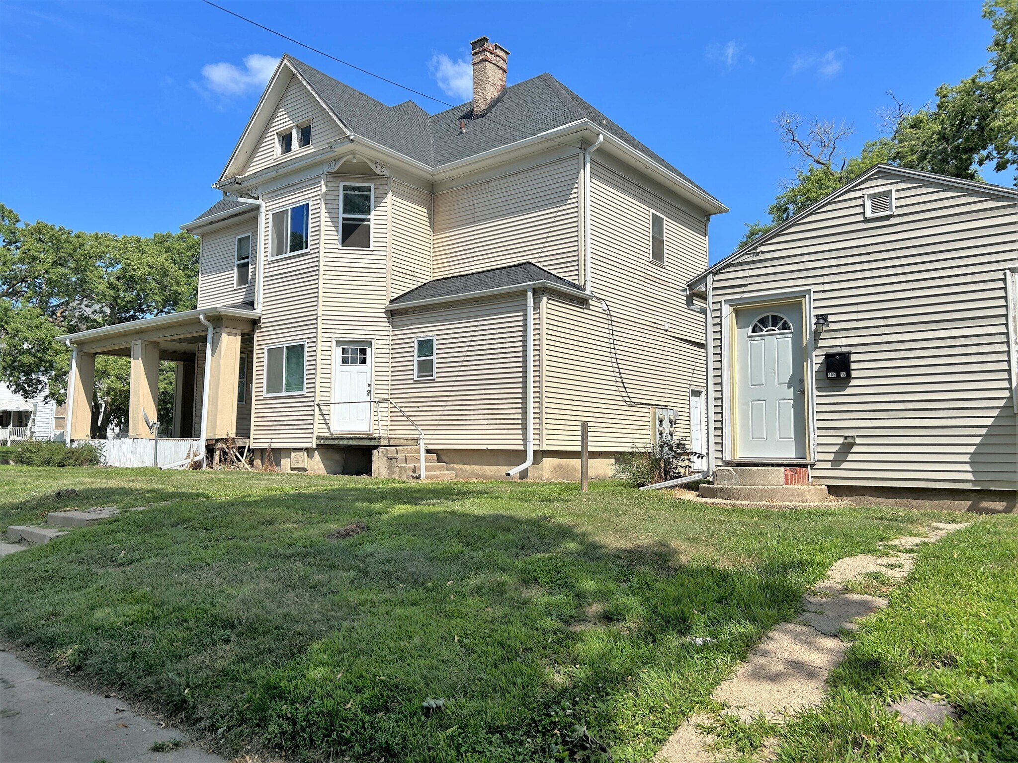 1600 Nebraska St, Sioux City, IA à vendre Photo du bâtiment- Image 1 de 2
