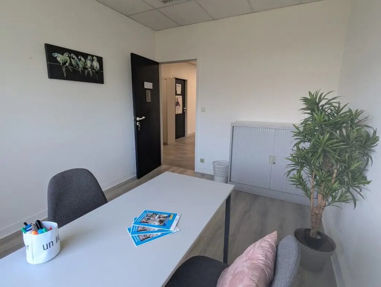 2C Chemin De Palente, Besançon for lease - Building Photo - Image 3 of 4