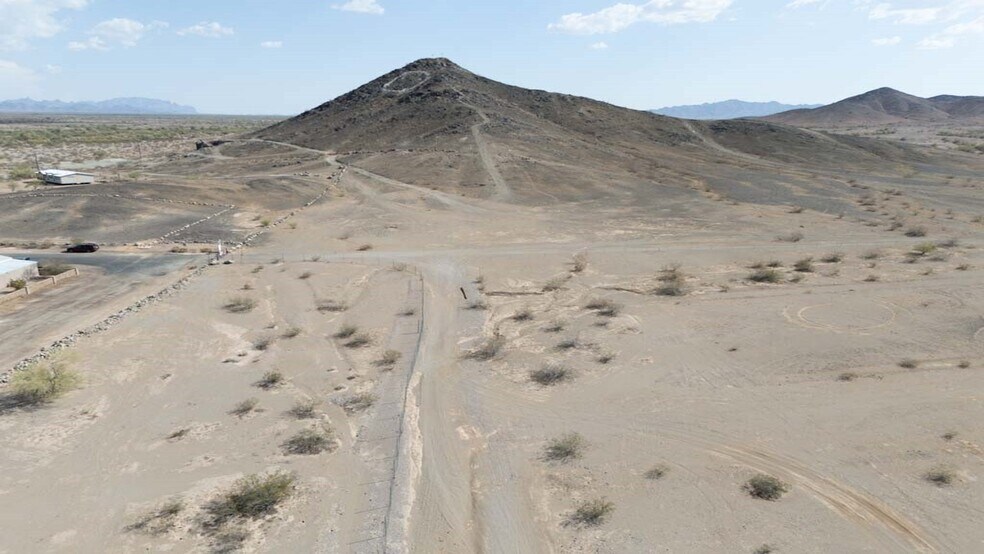 1055 W Kuehn St, Quartzsite, AZ à vendre - Aérien - Image 3 de 8