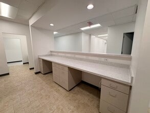 105 SW Cary Pky, Cary, NC à louer Photo intérieure- Image 2 de 8