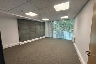 217 Portobello, Sheffield for lease Interior Photo- Image 2 of 11