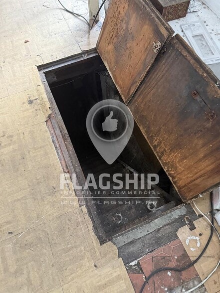 Retail in Paris for lease - Building Photo - Image 3 of 8