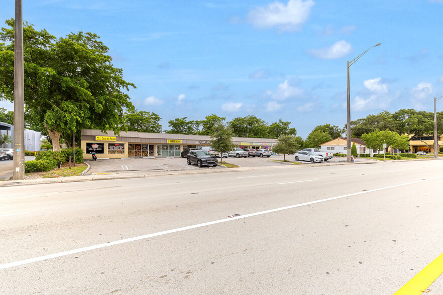 410-430 E Sample Rd, Pompano Beach, FL for sale - Building Photo - Image 1 of 12