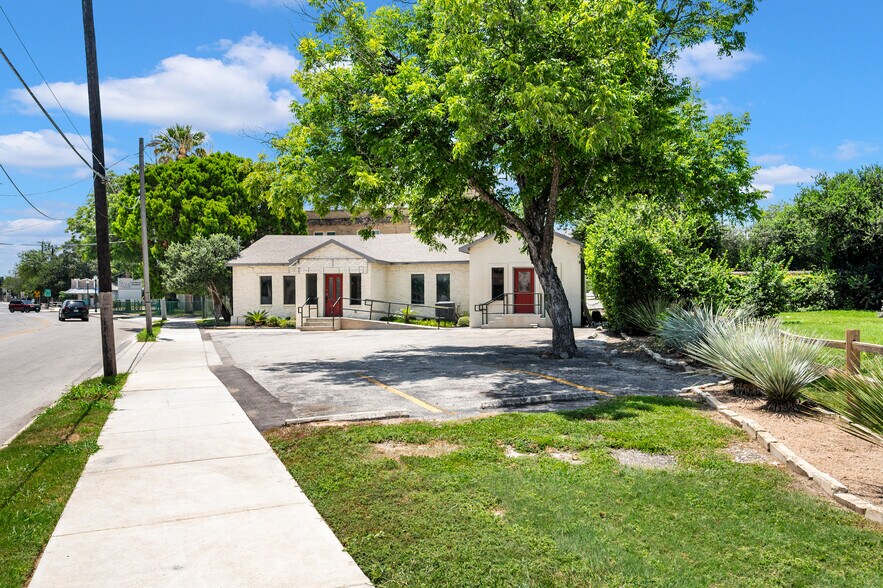 3109 N St Marys St, San Antonio, TX à louer - Photo du bâtiment - Image 3 de 21