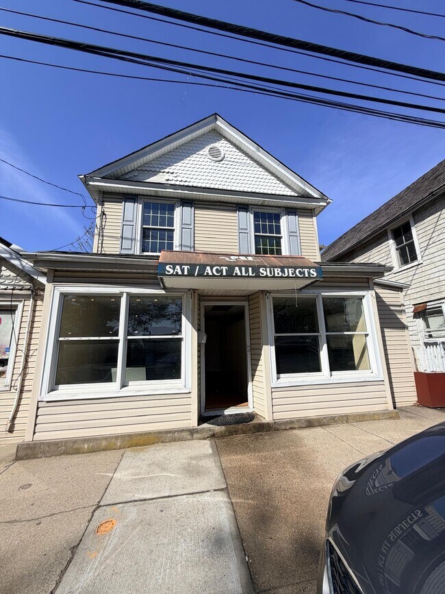 Plus de détails pour 27-33 Plandome Rd, Manhasset, NY - Commerce de détail à louer