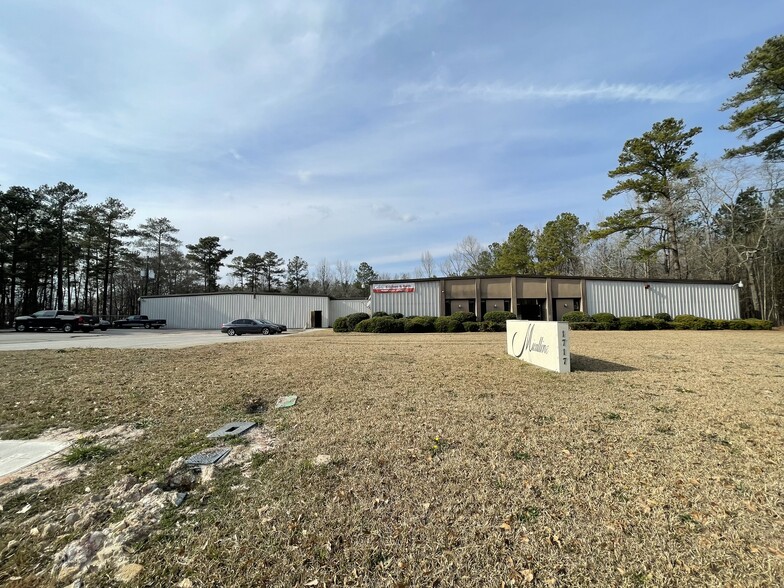 1717 Pineview Dr, Columbia, SC for sale - Building Photo - Image 1 of 1