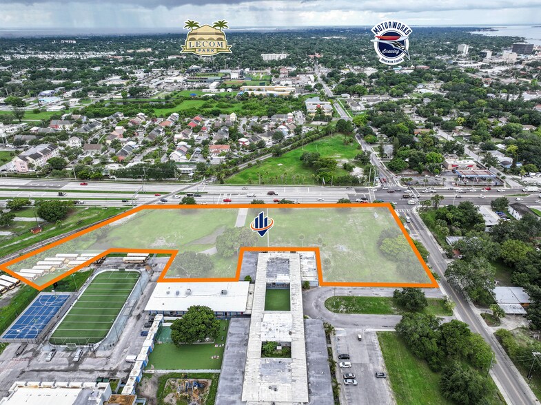 202 13th Ave E, Bradenton, FL à vendre - Photo du bâtiment - Image 3 de 3