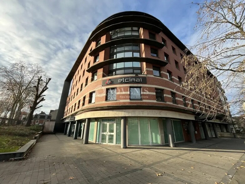 Office in Melun for sale - Building Photo - Image 2 of 12