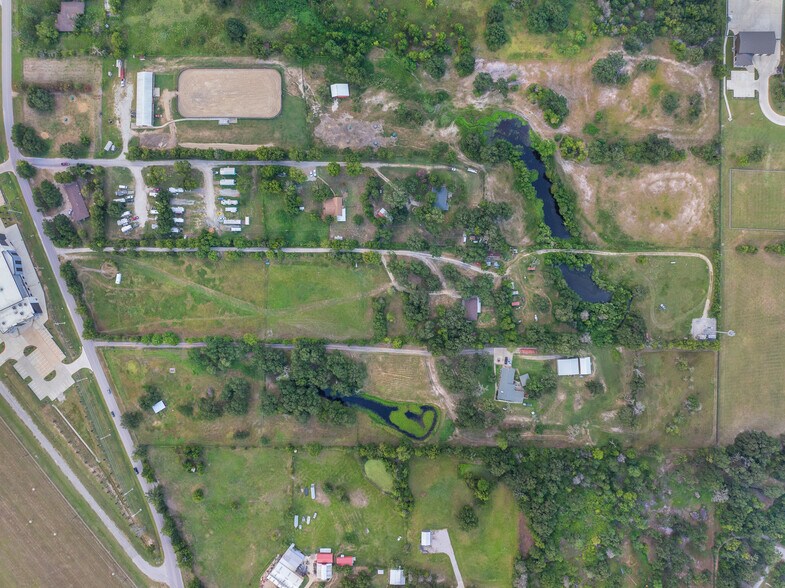 3949 F and B Rd, College Station, TX à vendre - Photo du bâtiment - Image 2 de 10