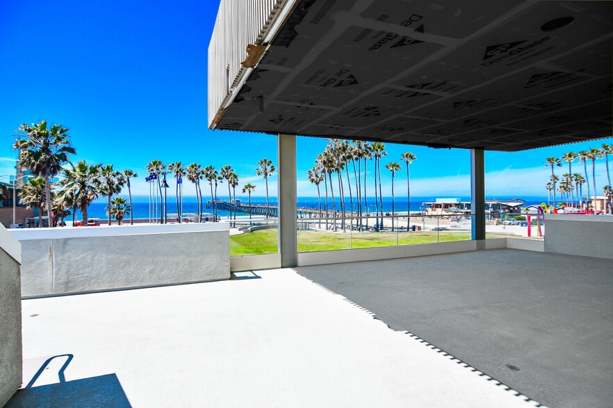 951 Seacoast Dr, Imperial Beach, CA à vendre - Photo du bâtiment - Image 3 de 9