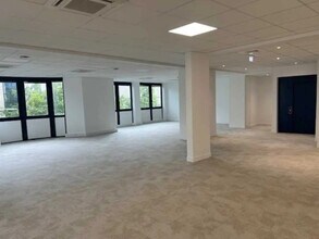 58-60 Avenue Du Général Leclerc, Bourg-la-Reine for lease Building Photo- Image 2 of 9