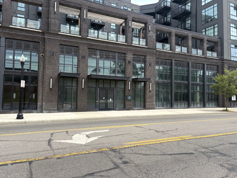 300 E 5th Ave, Columbus, OH à louer - Photo du bâtiment - Image 3 de 4