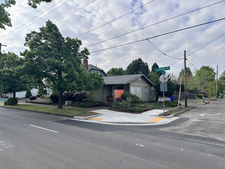 6227 SE Powell Blvd, Portland, OR à vendre - Photo du bâtiment - Image 1 de 11
