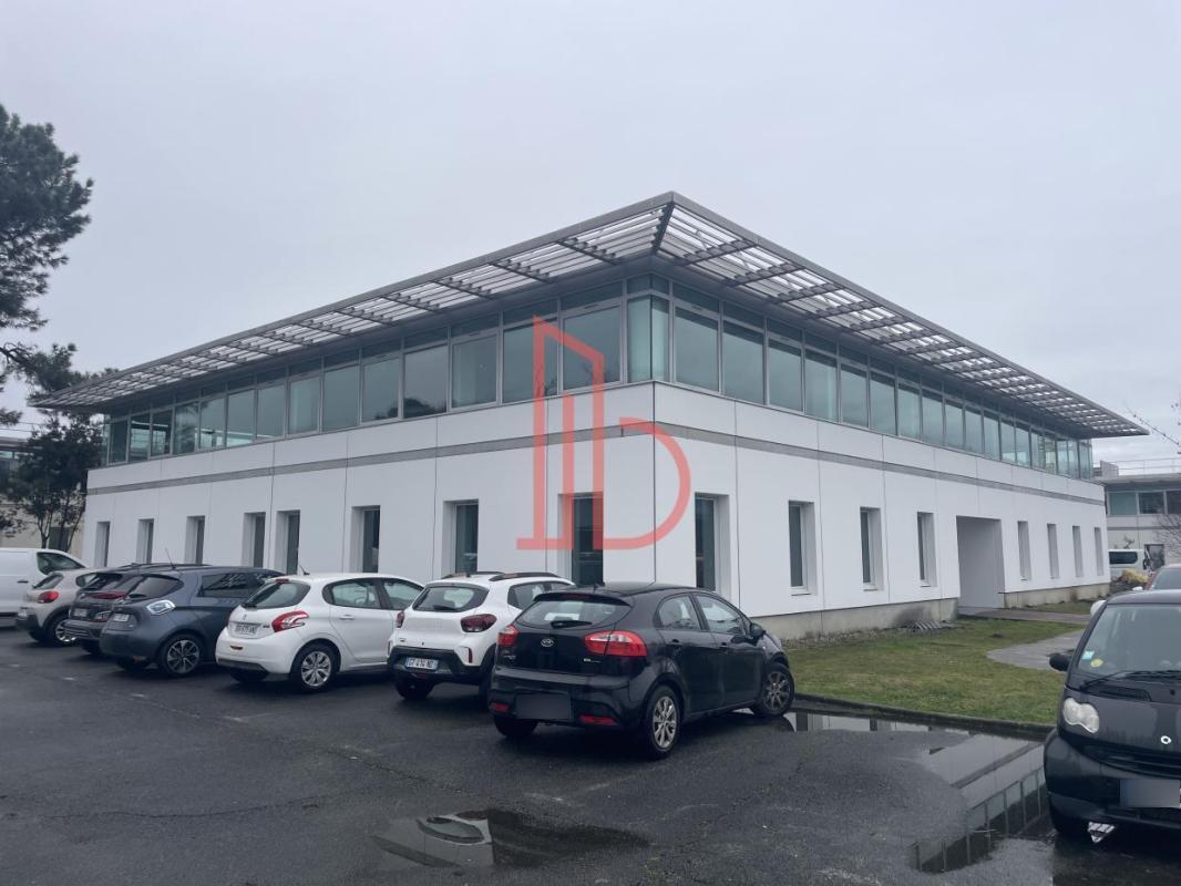 Office in Pessac for lease Building Photo- Image 1 of 6