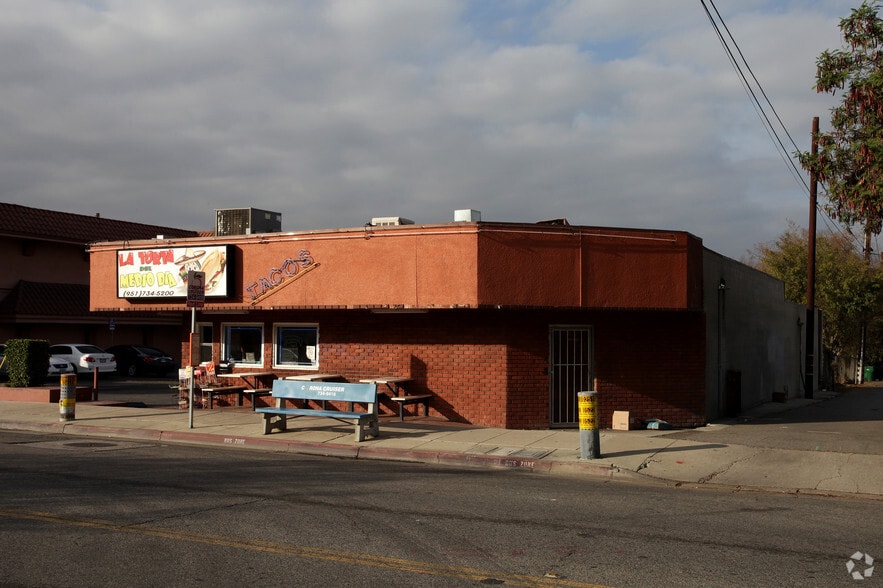 221-225 E 3rd St, Corona, CA for lease - Building Photo - Image 2 of 2
