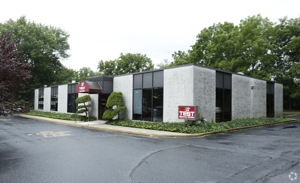 776 Shrewsbury Ave, Tinton Falls, NJ for lease - Building Photo - Image 2 of 9