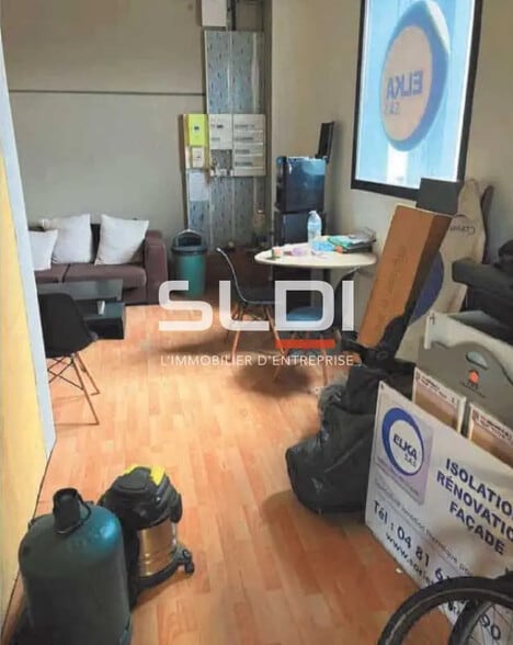 Flex in Saint-Quentin-Fallavier for lease - Interior Photo - Image 2 of 5