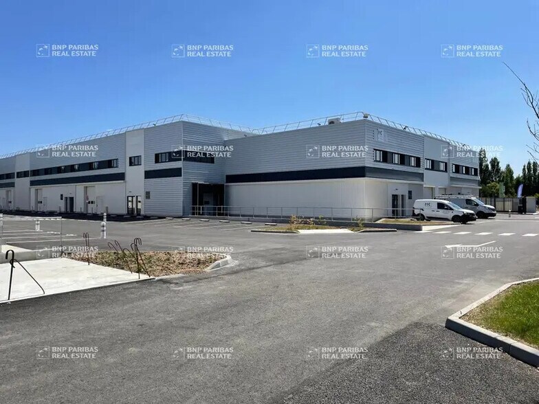 Flex dans Saint-Aignan-Grandlieu à louer - Photo du bâtiment - Image 3 de 14