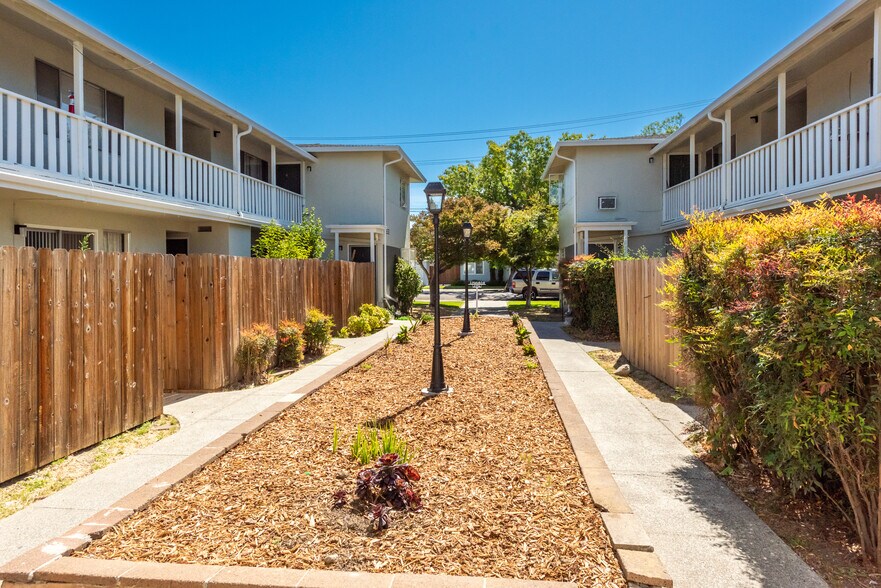 505 Franklin St, Napa, CA à vendre - Photo du bâtiment - Image 1 de 44