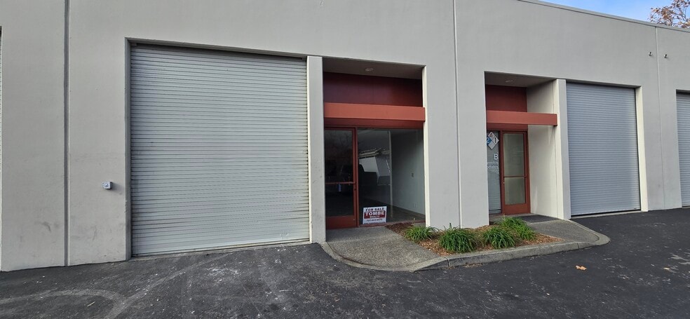 1814 Empire Industrial Ct, Santa Rosa, CA for sale - Building Photo - Image 2 of 23