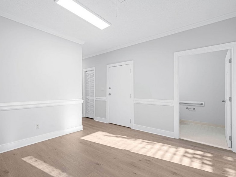 6512 Six Forks Rd, Raleigh, NC for lease - Interior Photo - Image 3 of 10