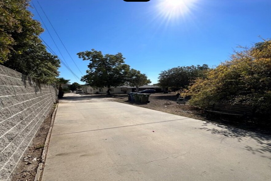 10898 Olinda St, Sun Valley, CA à vendre - Photo du bâtiment - Image 2 de 5