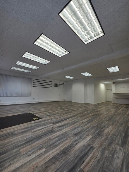291 Bloomfield Ave, Caldwell, NJ for lease - Building Photo - Image 3 of 14