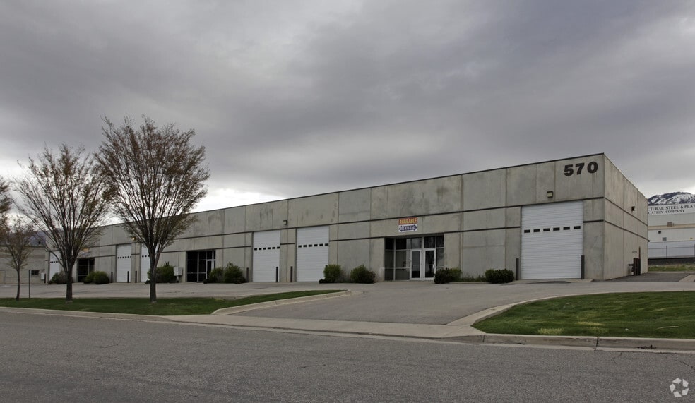 570 N Taylor, North Salt Lake, UT for lease - Primary Photo - Image 1 of 6