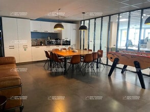 Office in Bordeaux for sale Interior Photo- Image 2 of 5