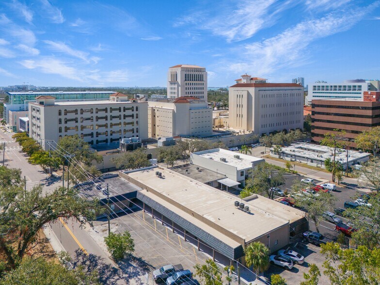 2075 Main St, Sarasota, FL à vendre - Photo du bâtiment - Image 1 de 7