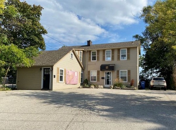 More details for 2108 Old Lakeshore Rd, Burlington, ON - Office for Sale