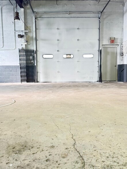 335 13th St, Carlstadt, NJ for lease - Building Photo - Image 2 of 5