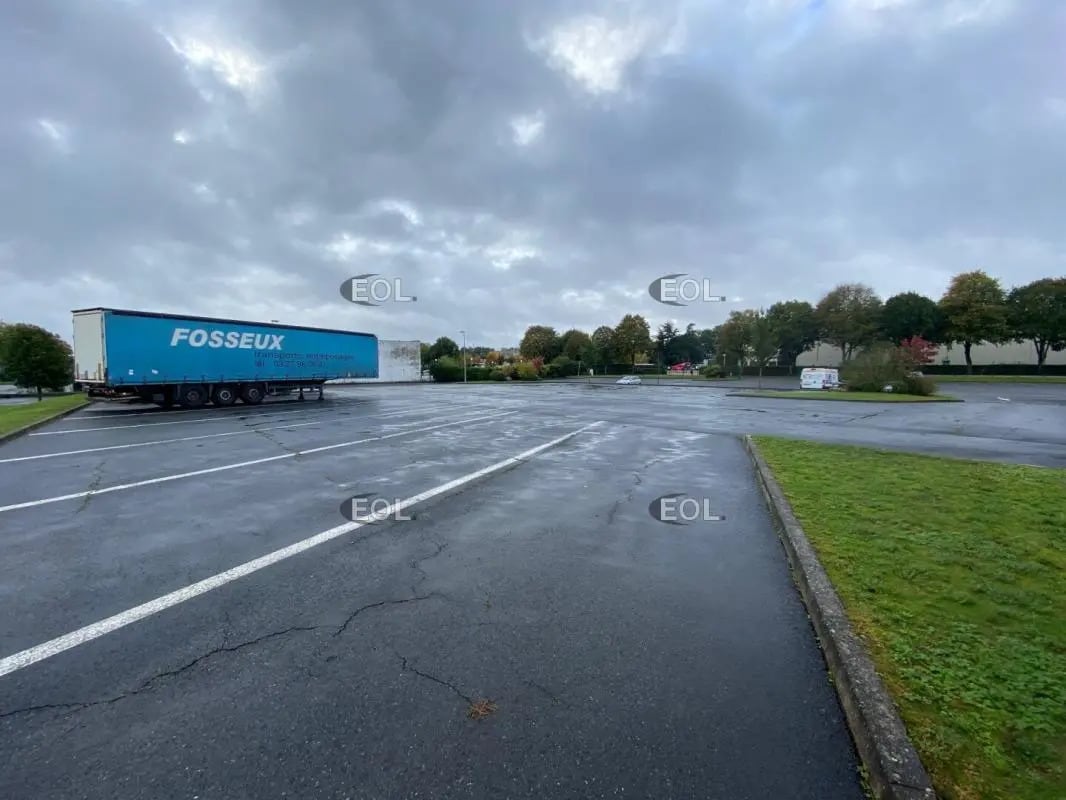 Land in Savigny-le-Temple for lease Building Photo- Image 1 of 6