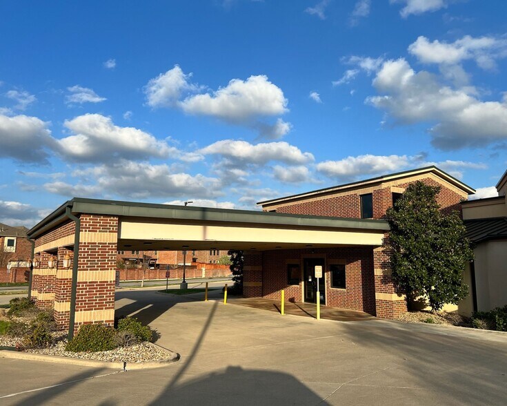 2090 Market Place Blvd, Irving, TX à vendre - Photo du bâtiment - Image 2 de 20