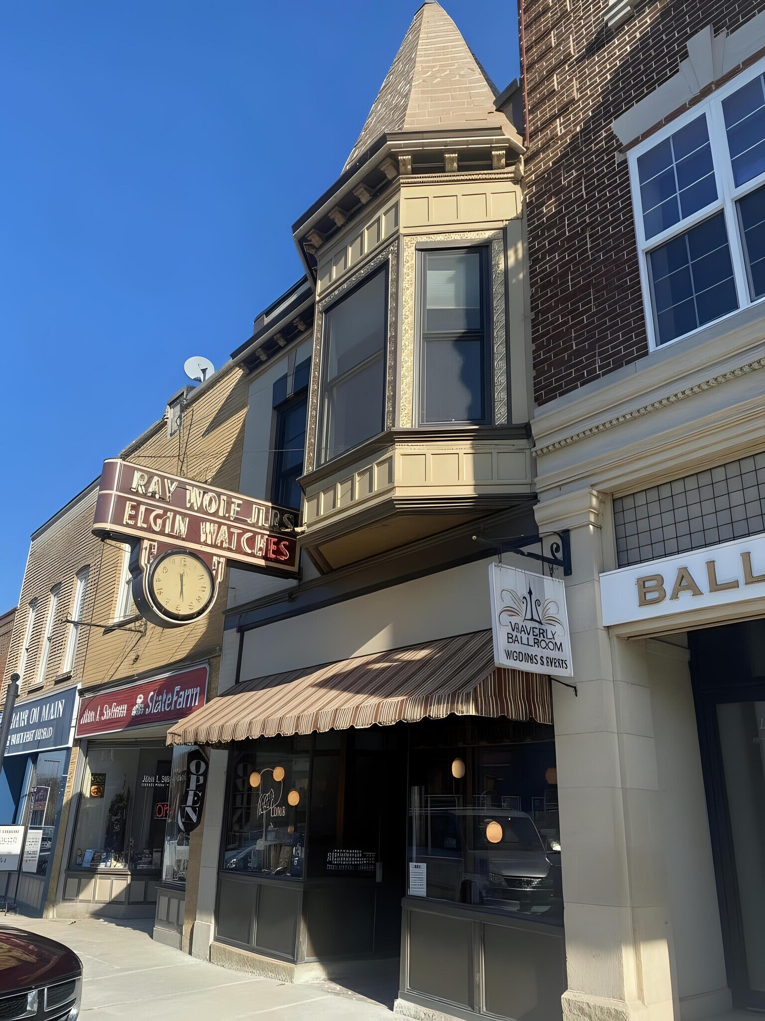 216 Main St, Woodstock, IL à louer Photo intérieure- Image 1 de 11