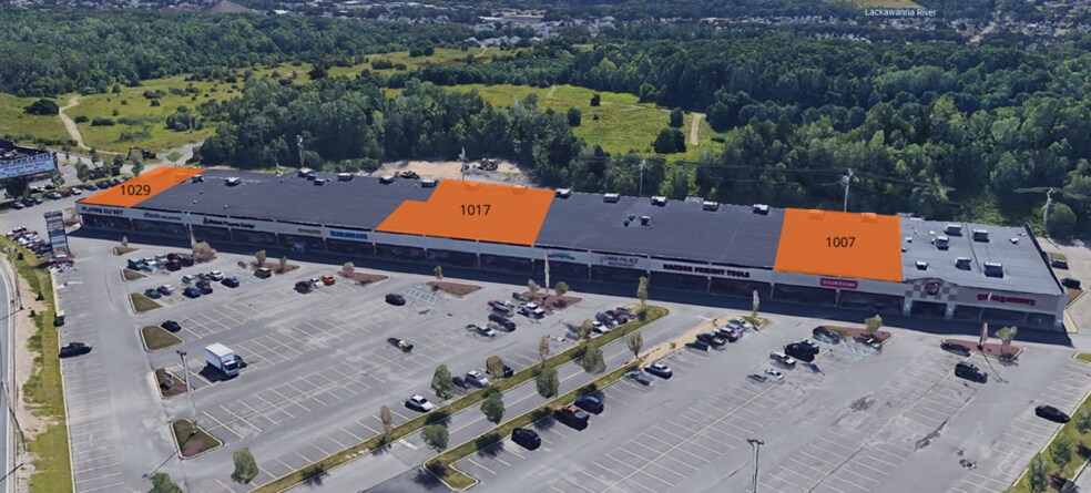 1001-1035 Commerce Blvd, Dickson City, PA à louer - Photo du bâtiment - Image 3 de 7