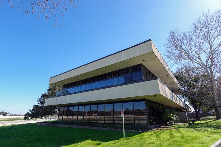 6224 W Interstate 10, San Antonio, TX à vendre - Photo du bâtiment - Image 1 de 40