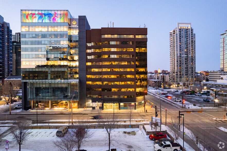 105 12th Ave SE, Calgary, AB à louer - Photo du bâtiment - Image 3 de 5