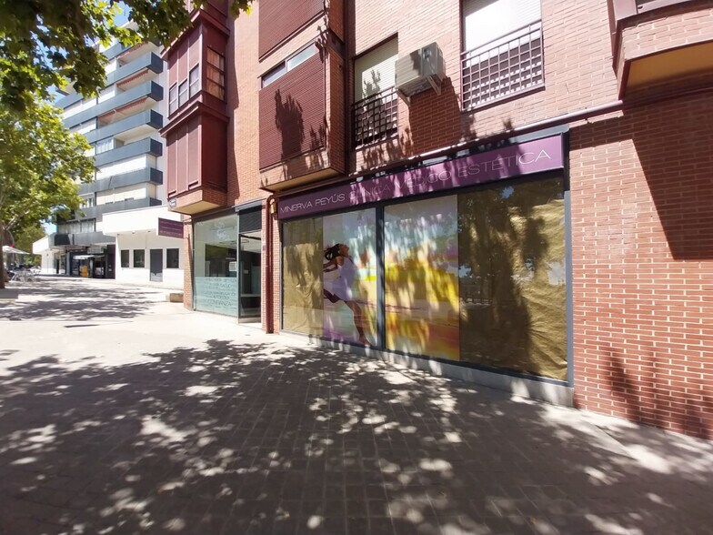 Retail in Madrid, Madrid for lease - Building Photo - Image 2 of 12