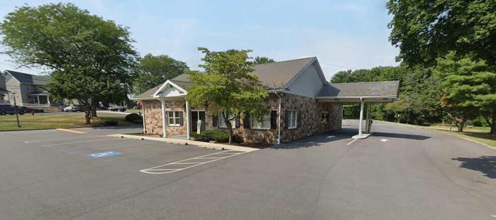 4340 Newburg Rd, Nazareth, PA à louer - Photo du bâtiment - Image 2 de 6
