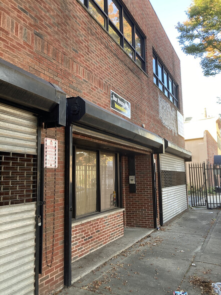 260 Broadway, Newark, NJ for lease - Building Photo - Image 2 of 4