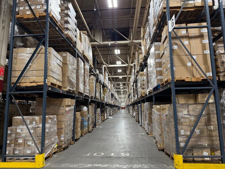 114 Tived Ln E, Edison, NJ for lease - Building Photo - Image 2 of 8