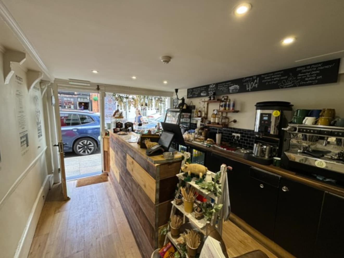 47 North St, Chichester for lease Interior Photo- Image 1 of 7