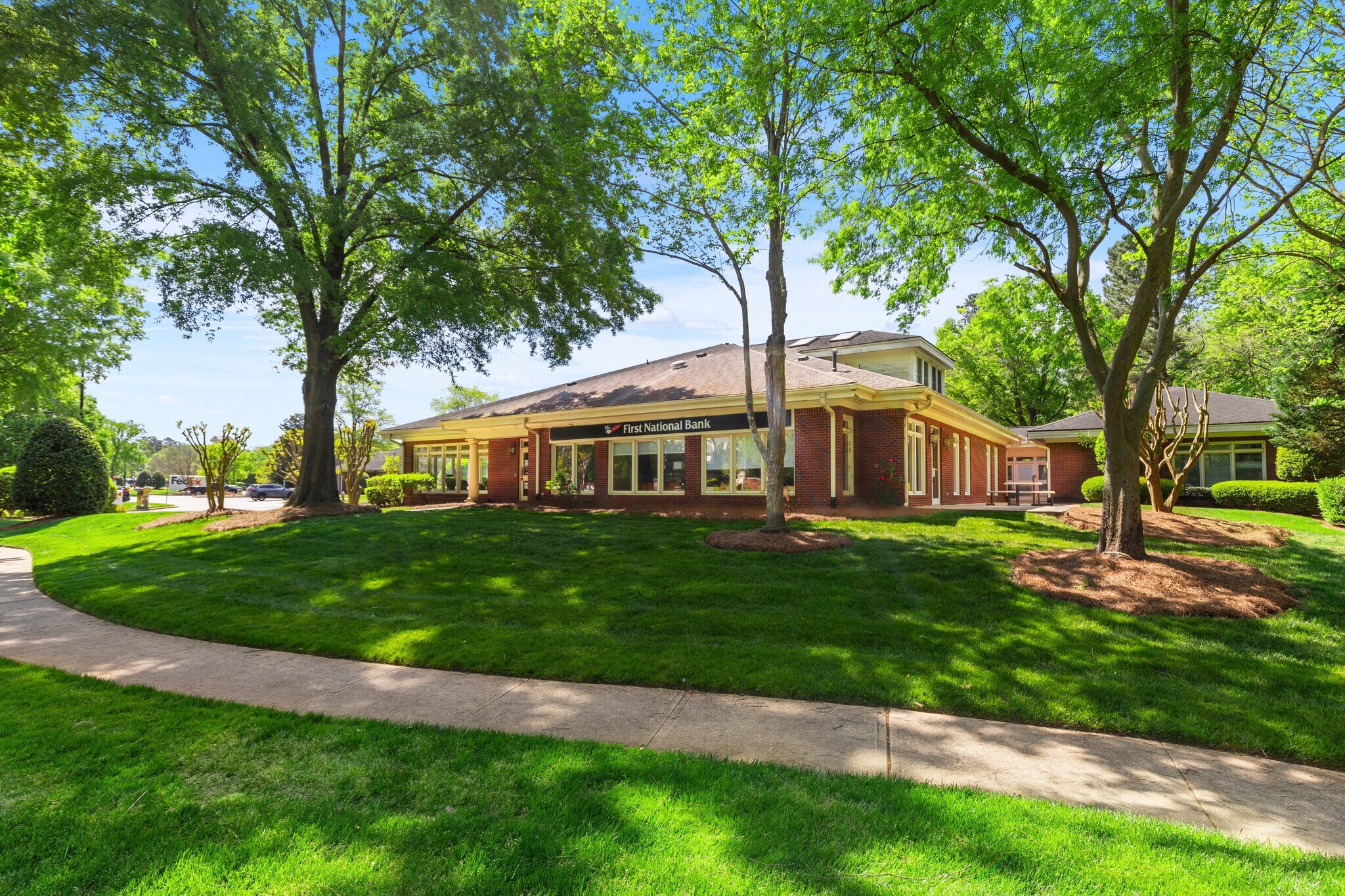 1005 High House Rd, Cary, NC à vendre Photo du bâtiment- Image 1 de 11