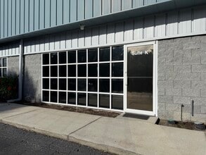 6245 Clark Center Ave, Sarasota, FL for lease Interior Photo- Image 1 of 9