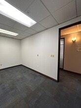 5500 N Service Rd, Burlington, ON à louer Photo intérieure- Image 2 de 9