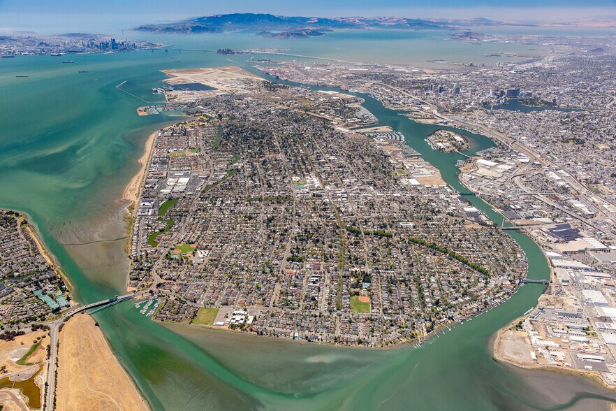 1715 Central Ave, Alameda, CA à vendre - Photo du bâtiment - Image 3 de 6